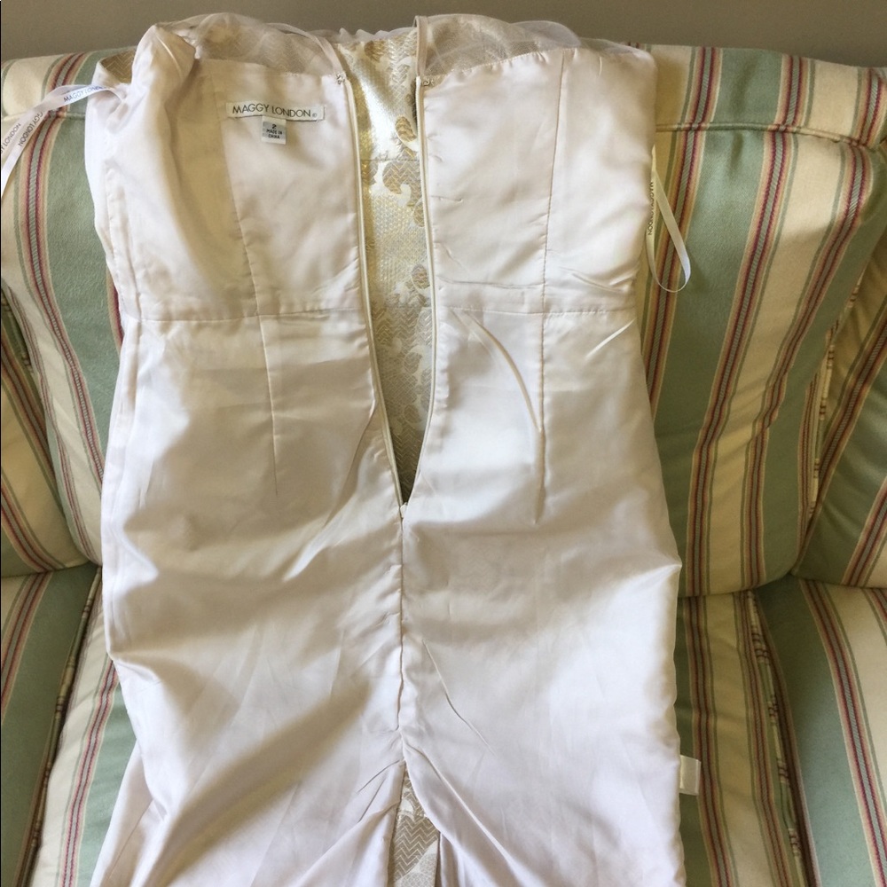 ❤️New Maggie London Dress.  Size 2. - Picture 4 of 11